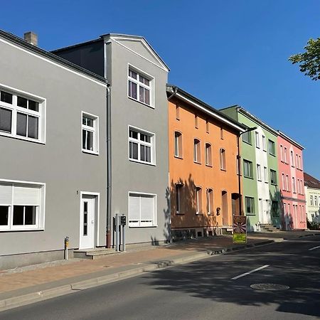Modern Eingerichtet-Stadtnah-Ferienwohnung Mit Geschirrspueler Und Waschmaschine Friedland  Экстерьер фото