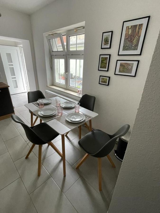 Modern Eingerichtet-Stadtnah-Ferienwohnung Mit Geschirrspueler Und Waschmaschine Friedland  Экстерьер фото